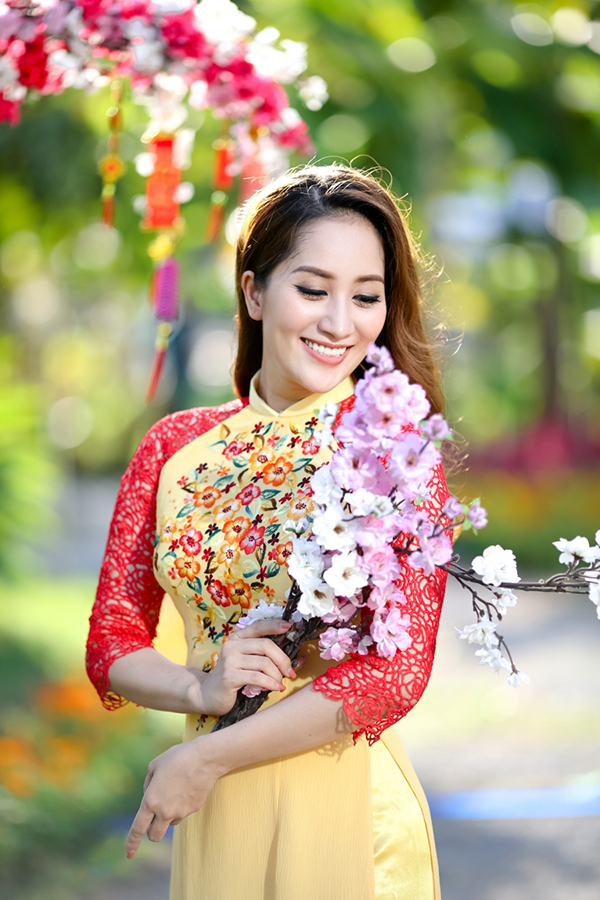 Khánh Thi - Phan Hiển hạnh phúc đưa con trai đi chơi đầu Xuân - Ảnh 18.