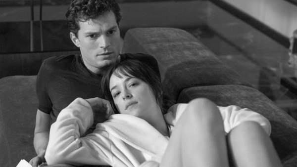 Dakota Johnson muốn Jamie Dornan khỏa thân hoàn toàn trong Fifty Shades Darker - Ảnh 6.