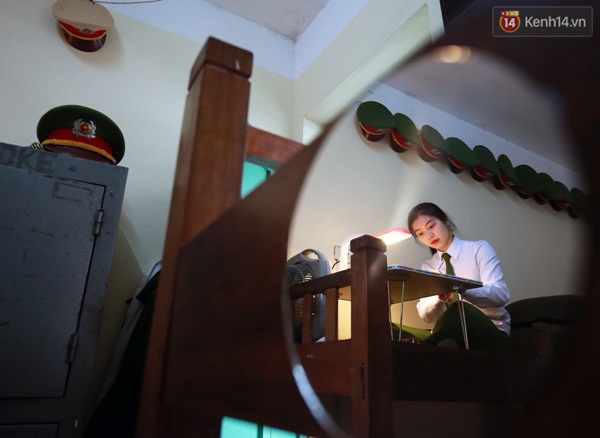 Hình ảnh đáng yêu của nữ học viên cảnh sát có màn cắt kéo quật ngã 3 đối tượng - Ảnh 6.