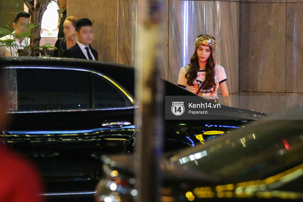 Hồ Ngọc H&agrave; bị bắt gặp l&aacute;i xe của đại gia Chu Đăng Khoa đi dự sự kiện - Ảnh 5.