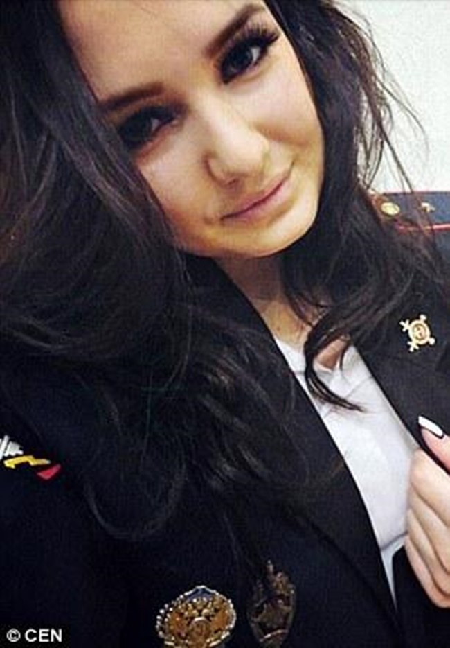 Chùm ảnh: Những nữ cảnh sát xinh đẹp nhất nước Nga - Ảnh 6.