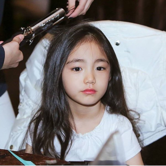 Chân dung cô bé Hàn Quốc xinh đẹp đến mức có thể khiến trái tim ...
