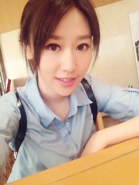 Xinh như Lưu Diệc Phi, nữ MC khiến nhiều người sẵn s&agrave;ng thức đến 3 giờ s&aacute;ng để xem thời sự - Ảnh 8.