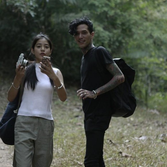 Đ&acirc;y ch&iacute;nh l&agrave; người y&ecirc;u ngo&agrave;i đời si&ecirc;u ngầu của Lee trong T&igrave;nh y&ecirc;u kh&ocirc;ng c&oacute; lỗi, lỗi ở bạn th&acirc;n - Ảnh 10.