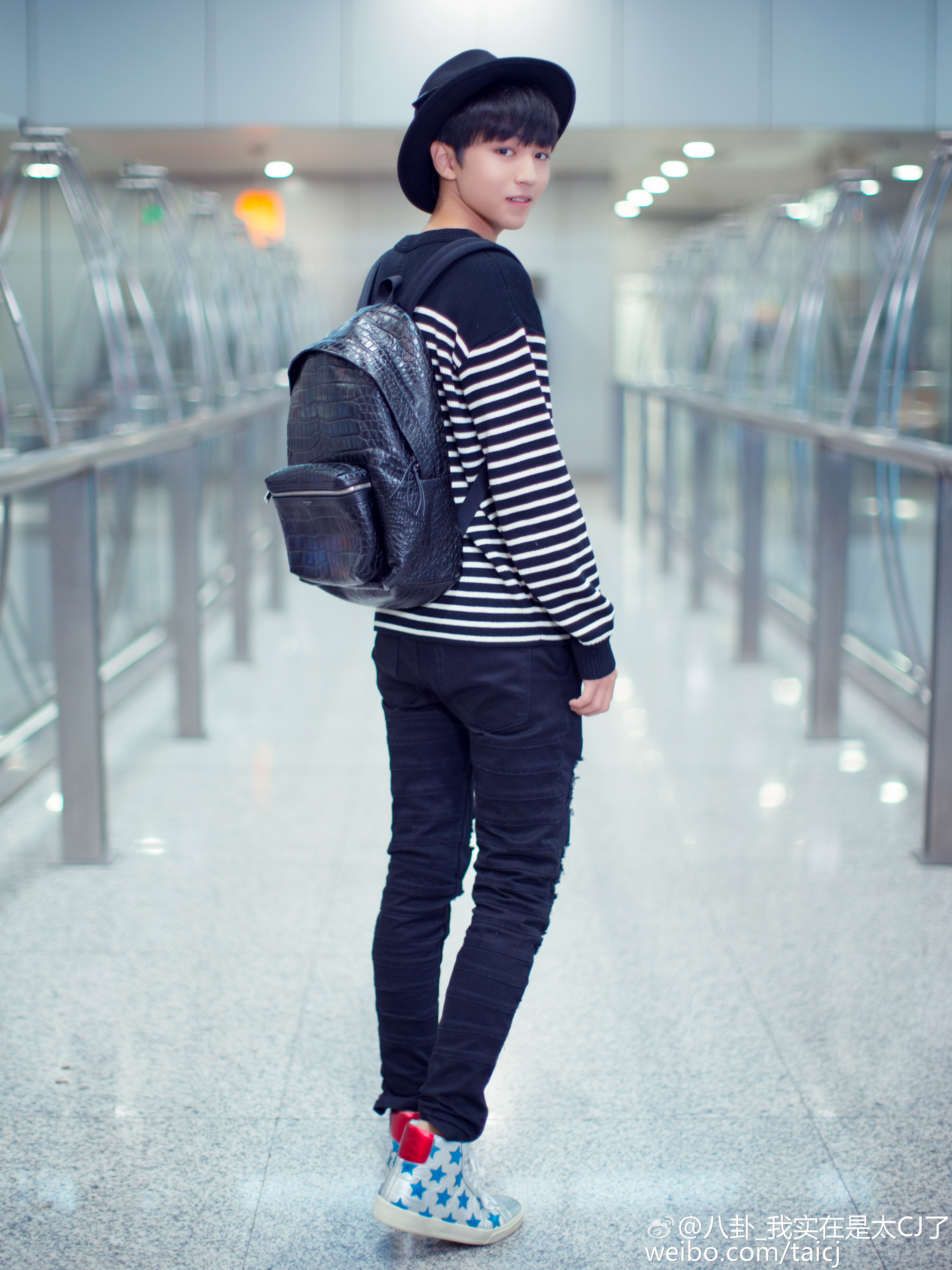 Vương Tuấn Khải (TFBoys): Từ cậu nhóc loắt choắt đến nam thần 17 tuổi - Ảnh 3. Vương Tuấn Khải (TFBoys): Từ cậu nhóc loắt choắt đến nam thần 17 tuổi - Ảnh 3.