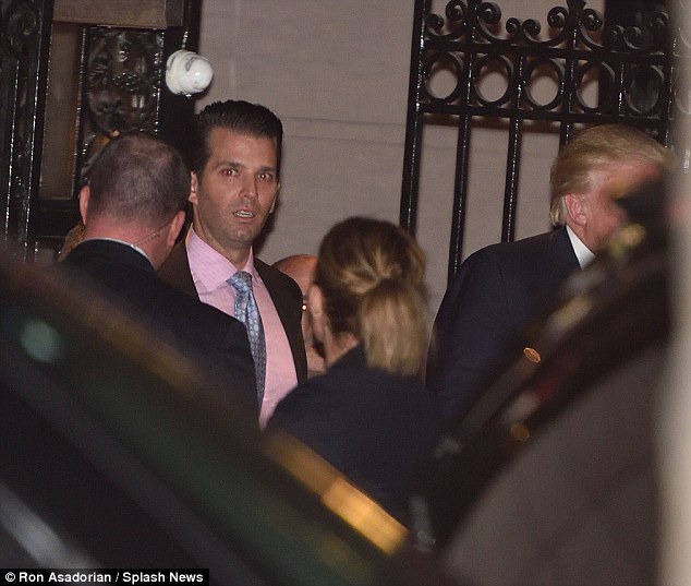 Ông Donald Trump bí mật cùng vợ và các con ăn tối ở Manhattan - Ảnh 14.