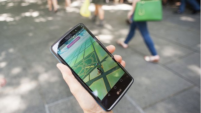 Mải t&igrave;m Pok&eacute;mon, t&agrave;i xế 28 tuổi đ&atilde; phi thẳng &ocirc; t&ocirc; v&agrave;o gốc c&acirc;y ven đường - Ảnh 3.