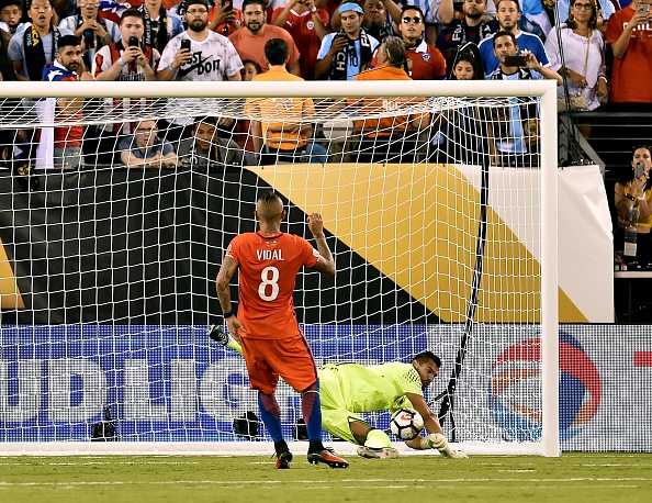 Messi sút trượt penalty, Argentina cay đắng nhìn Chile vô địch Copa America 2016 - Ảnh 13.