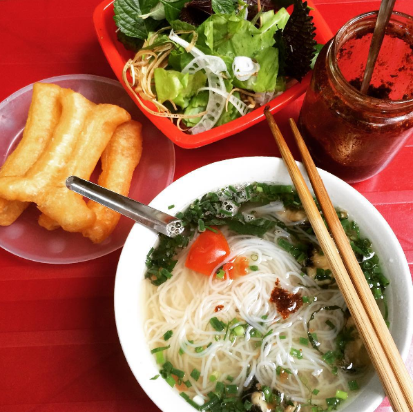 Nếu đi đâu cũng phải đi ăn bún chả thì 6 quán ăn siêu ngon ở Hà Nội này - ảnh 5 thì không chê vào đâu được.