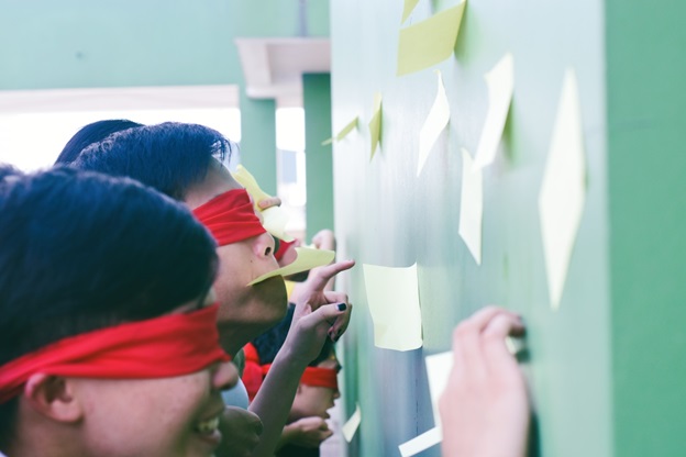 HS truờng THPT Nguyễn Huệ đang tất bật cho ng&agrave;y hội ch&agrave;o đ&oacute;n t&acirc;n học sinh Inspiration Day 2016 - Ảnh 7.