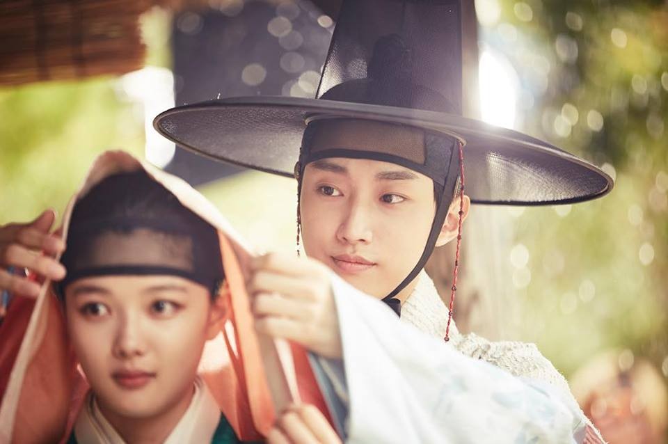 Điểm danh dàn cast “nhìn phát là yêu” của "Moonlight Drawn By Clouds"
