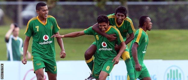 Trận cầu điên rồ ở OFC Champions League: 6 thẻ đỏ, 7 bàn thắng và 8 phút bù giờ - Ảnh 4.
