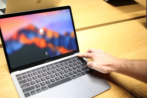 Apple chính thức trình làng MacBook Pro mới: Mỏng nhẹ khó tin, đẹp không thể cưỡng! - Ảnh 9.