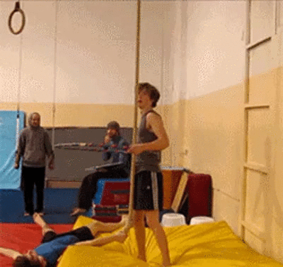 15 trò vô bổ nhưng chẳng dễ thực hiện chút nào - Ảnh 10.