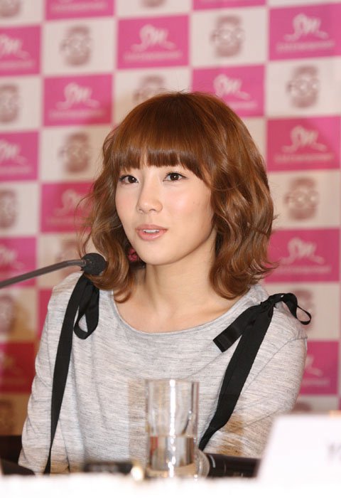 Taeyeon (SNSD) bất ngờ cắt tóc ngắn như Maruko - Ảnh 10.