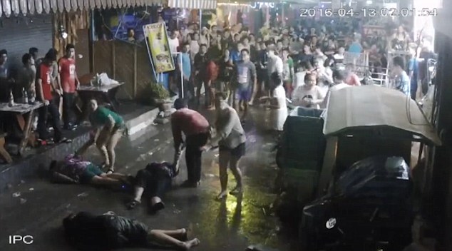 Th&aacute;i Lan: Cả gia đ&igrave;nh người Anh bị nh&oacute;m c&ocirc;n đồ đ&aacute;nh bất tỉnh tại khu nghỉ dưỡng nổi tiếng - Ảnh 10.