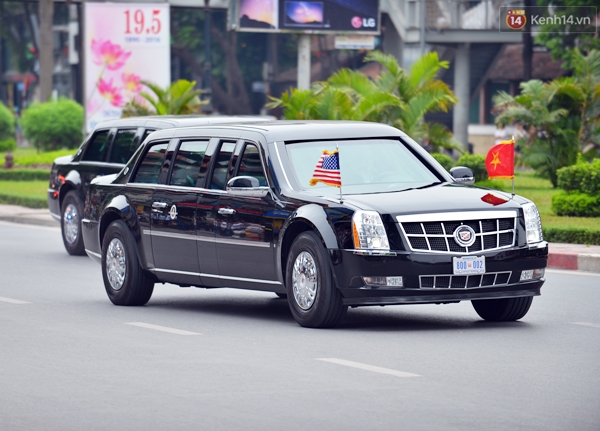 Người d&acirc;n Thủ đ&ocirc; đứng k&iacute;n đường ch&agrave;o đ&oacute;n đo&agrave;n xe của Tổng thống Hoa Kỳ - Ảnh 9.