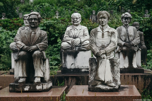 Nỗi ám ảnh từ những bức tượng biết đi tại công viên ma Nhật Bản - Ảnh 4.