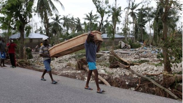 Số nạn nhân chết vì bão mặt quỷ Matthew ở Haiti đã lên 800 người  - Ảnh 4.