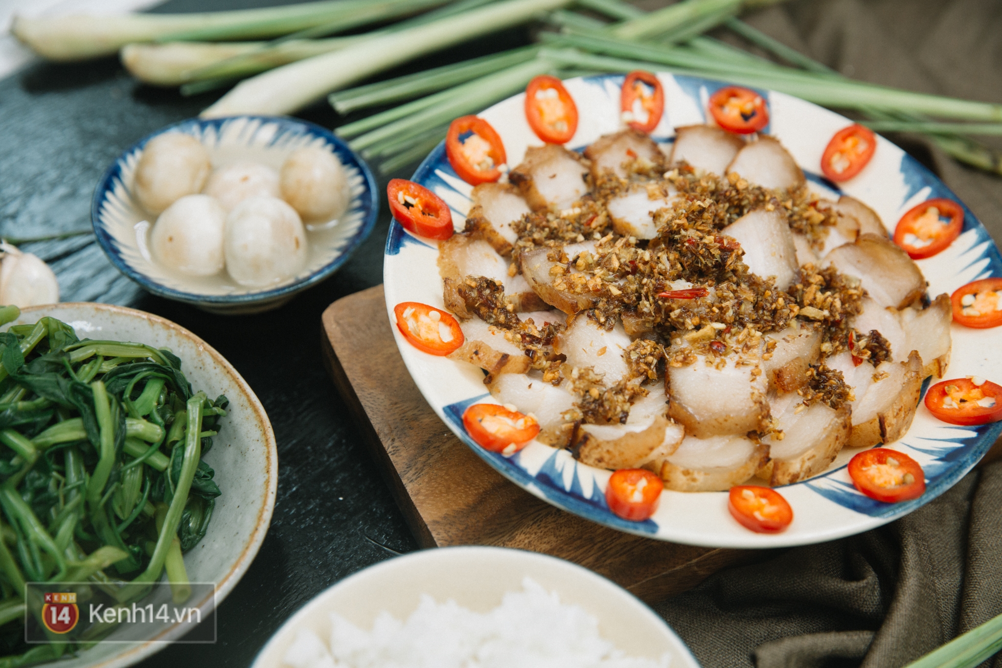 Chưa biết nấu g&igrave; vừa ngon vừa rẻ th&igrave; l&agrave;m ngay ba rọi chi&ecirc;n sả ớt đưa cơm cực chuẩn - Ảnh 9.