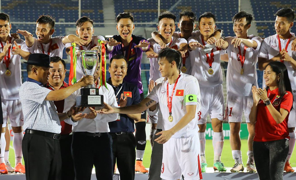 L&ecirc; C&ocirc;ng Vinh: T&ocirc;i muốn tặng chức v&ocirc; địch cho Thủy Ti&ecirc;n v&agrave; B&aacute;nh gạo - Ảnh 1.