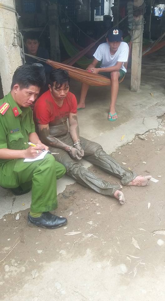 Sài Gòn: Clip chiến sĩ công an dũng cảm bắt cướp được bà con hết lời khen ngợi - Ảnh 3.