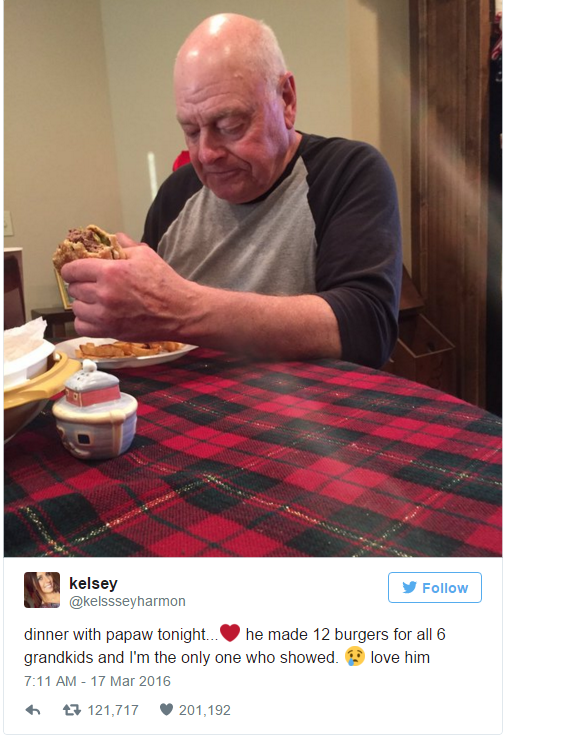 Bức ảnh ông nội ăn burger khiến hàng triệu người Mỹ rơi nước mắt - Ảnh 2.