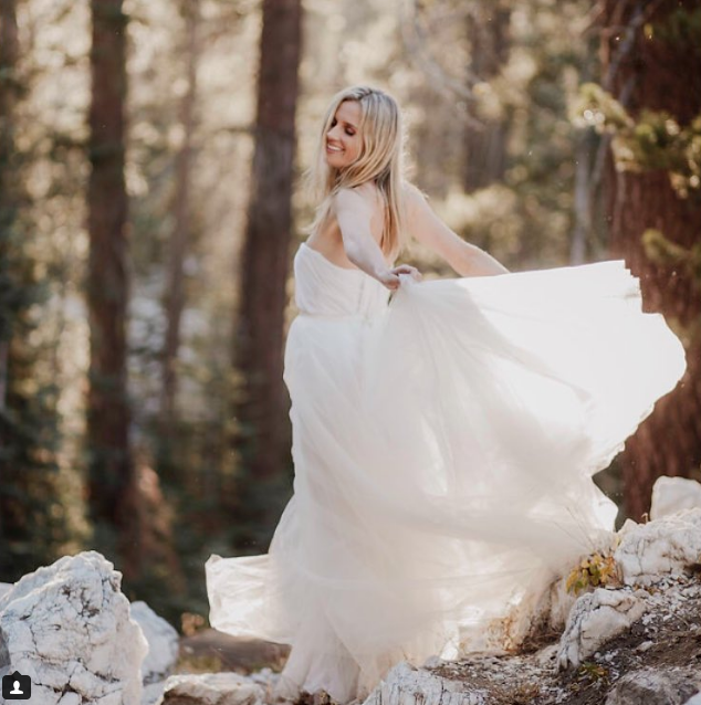 T&igrave;m ra danh t&iacute;nh của cặp đ&ocirc;i nổi tiếng, v&ocirc; t&igrave;nh c&oacute; bức ảnh cưới đẹp nhất thế giới - Ảnh 3.