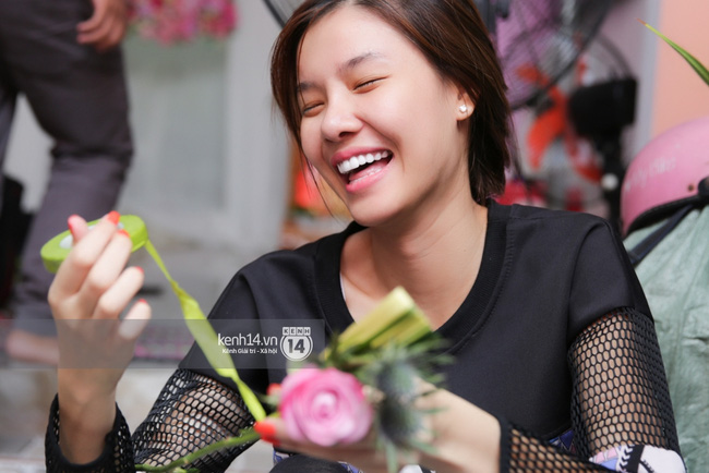 Kỳ Hân cười tươi hạnh phúc thế này trong ngày vui, hãy chúc mừng cô ấy! - Ảnh 6.