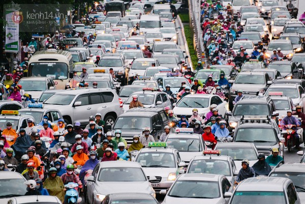 Khách hàng, tài xế nói gì về chuyện bỏ quên những đồng bạc lẻ khi trả cuớc taxi? - Ảnh 2.