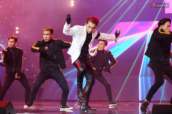 Sơn T&ugrave;ng tr&ecirc;n ghế n&oacute;ng The Remix: Giấu kh&ocirc;n đi để thắng kh&eacute;o - Ảnh 1.