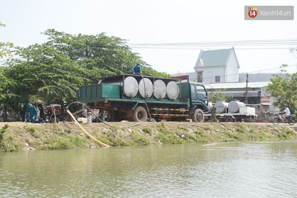 Bộ đội chở nước về giải cơn khát cho vùng hạn ở Gia Lai - Ảnh 1.