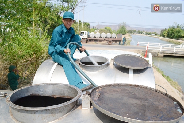 Bộ đội chở nước về giải cơn khát cho vùng hạn ở Gia Lai - Ảnh 2.
