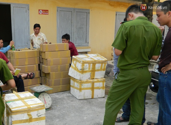 Bắt xe kh&aacute;ch chở gần 2 tạ da thịt bốc m&ugrave;i h&ocirc;i thối - Ảnh 3.