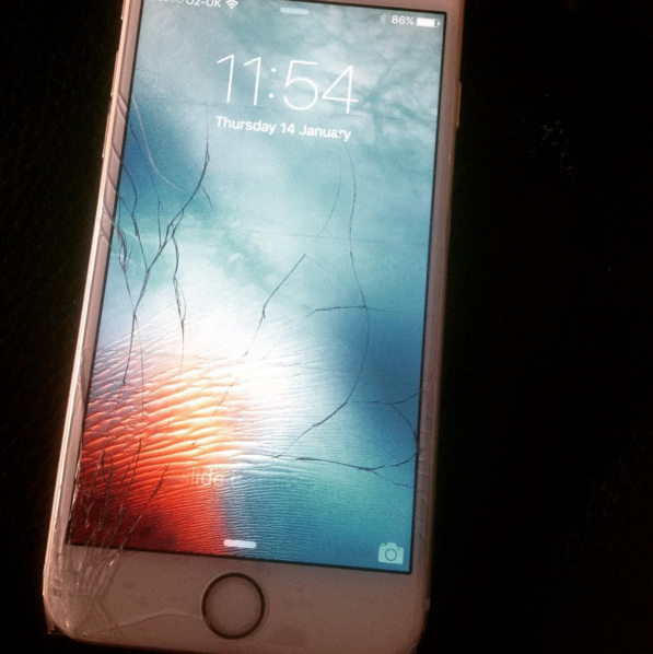 Ng&aacute;n ngẩm xem cảnh người d&ugrave;ng chiếc smartphone bố của n&aacute;t - Ảnh 4.