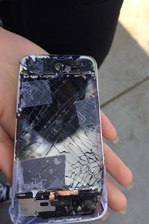 Ng&aacute;n ngẩm xem cảnh người d&ugrave;ng chiếc smartphone bố của n&aacute;t - Ảnh 7.