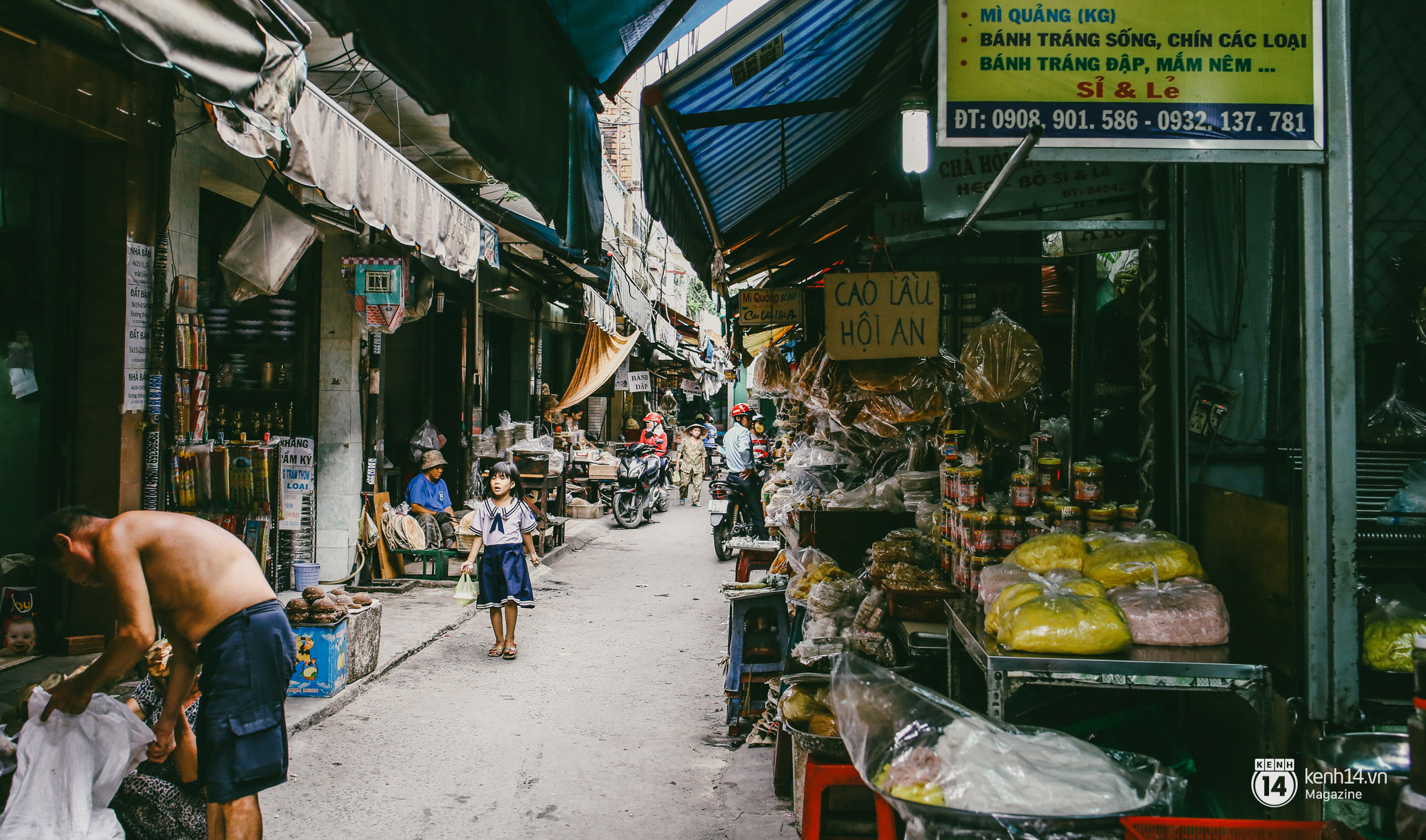 Người miền Trung ở Sài Gòn, nhớ quê thì tới chợ Bà Hoa để nghe những chi, mô, rứa, hè thật thân thương... - Ảnh 7.