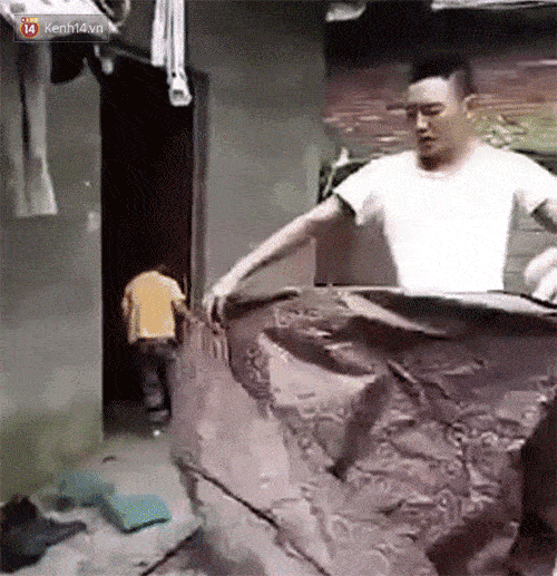 15 m&agrave;n tr&igrave;nh diễn thảm họa đến từ c&aacute;c ảo thuật gia trường l&agrave;ng - Ảnh 4.