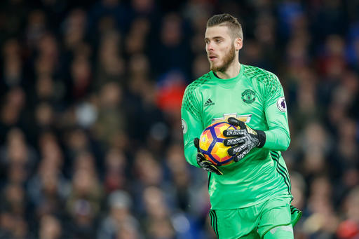 Courtois, De Gea lọt tốp những pha cản phá xuất sắc nhất vòng 16 Ngoại hạng Anh - Ảnh 6.