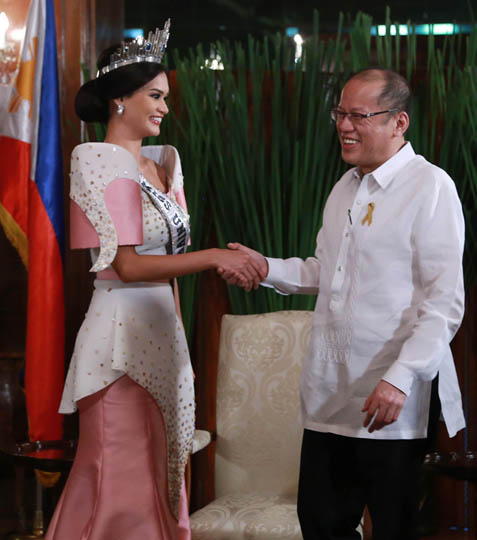 Hoa hậu Hoàn vũ 2015 gặp gỡ Tổng thống Philippines sau tin đồn hẹn hò - Ảnh 1.