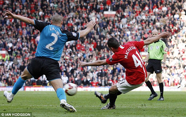 Số phận bi đát của thần đồng từng khiến CĐV Man Utd phát cuồng - Ảnh 2.