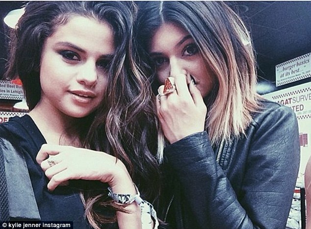 Chị em Kardashian: Những nữ ho&agrave;ng thị phi bất t&agrave;i hay nh&agrave; chiến lược cao tay nhất showbiz? - Ảnh 22.