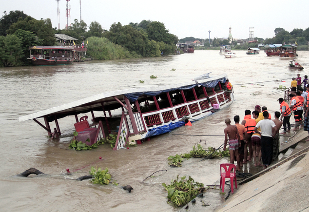 Thái Lan: Lật thuyền ở phía Bắc Bangkok, ít nhất 13 người chết - Ảnh 4.