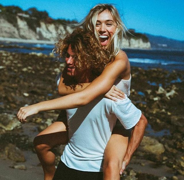 Chuyện tình lần đầu tiên được kể của cặp đôi sexy và đáng ngưỡng mộ nhất Instagram - Ảnh 1.
