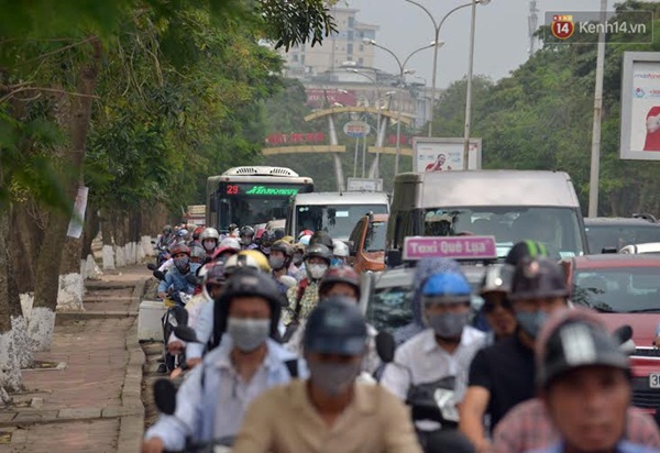 Hà Nội: 2 tiếng không đi nổi 5km, ùn tắc kinh hoàng trên đường vành đai 3 - Ảnh 15.