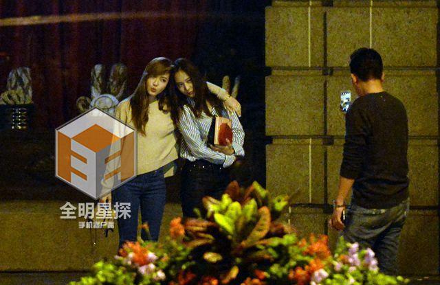 Hai chị em Jessica - Krystal tung tẩy hẹn hò, Tyler Kwon làm trợ lý chụp hình - Ảnh 17.