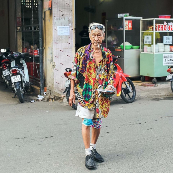 Dù là ông lão bán vé số hay chị bán rau... thì phong cách của họ vẫn khiến giới trẻ hú hét lên thế này - Ảnh 3.