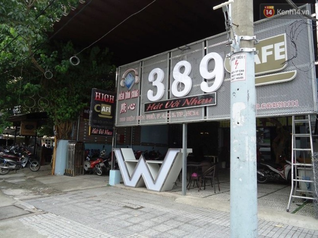Kẻ trộm nh&igrave;n thẳng v&agrave;o camera sau khi lấy gần nửa tỷ đồng ở qu&aacute;n cafe S&agrave;i G&ograve;n - Ảnh 2.