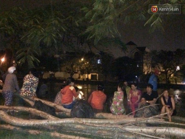 Mẹ ôm 2 con nhảy sông ở Sài Gòn tự tử - Ảnh 3.