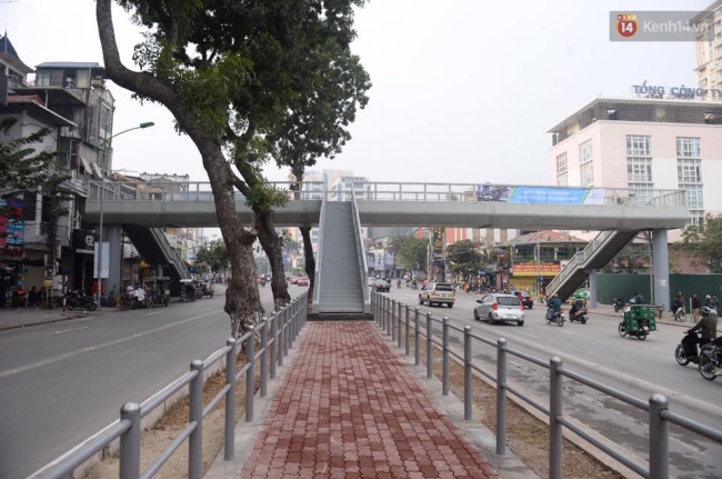 Xe buýt nhanh BRT ở Hà Nội chính thức đi vào vận hành sau thời gian thử nghiệm - Ảnh 16.
